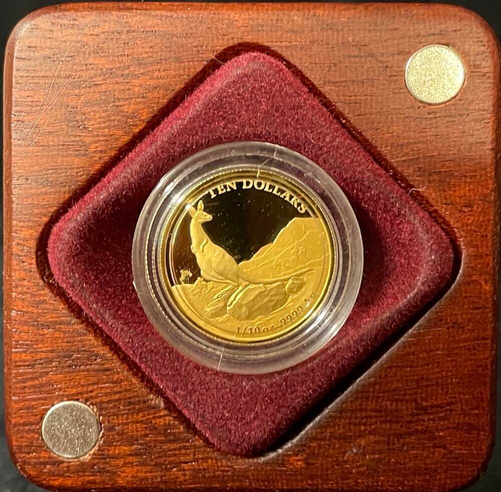 2013 Ten Dollar Proof Gold Coin Kangaroo - First Sightings