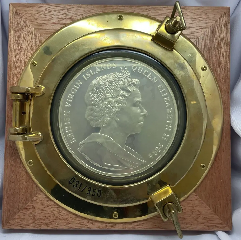 Crown Jewels Silver Locket Coin クック諸島 銀貨 1 Dollar - Elizabeth II (Crown Jewels) - Cook Islands – Numista