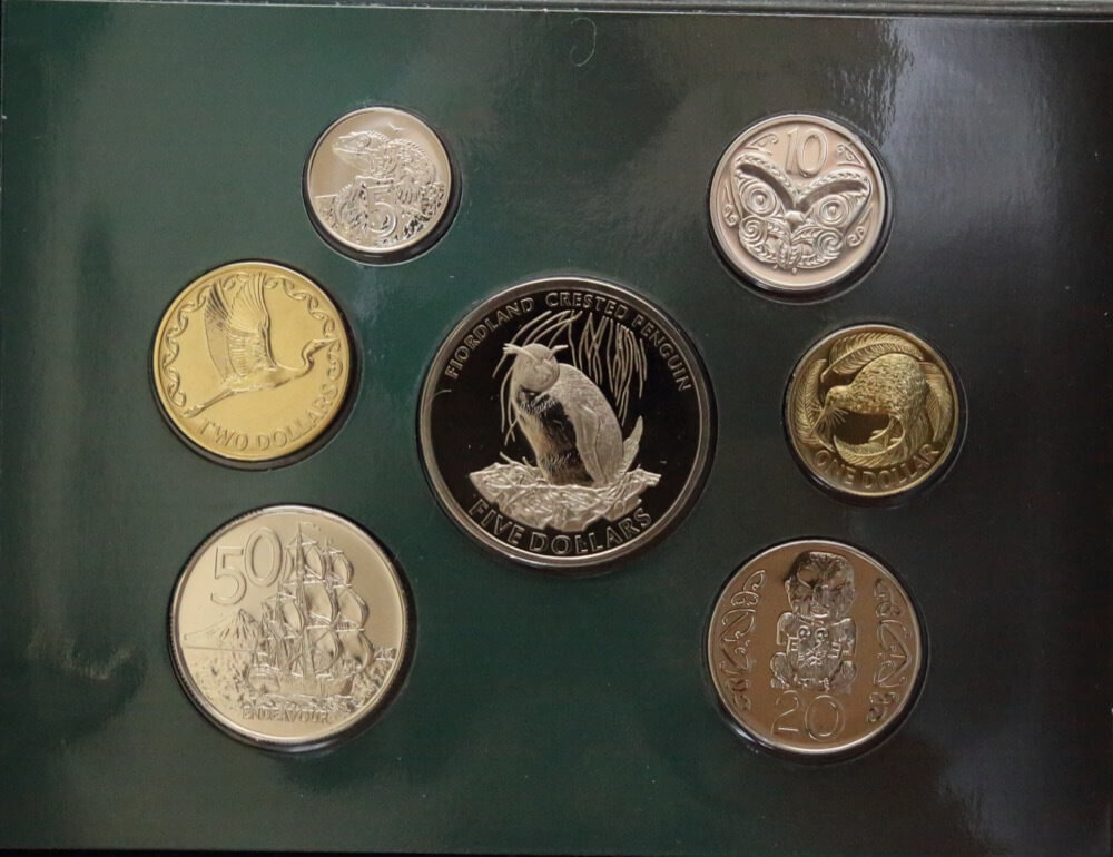 New Zealand 2005 Uncirculated Mint Coin Set Fiordland Penguin product image