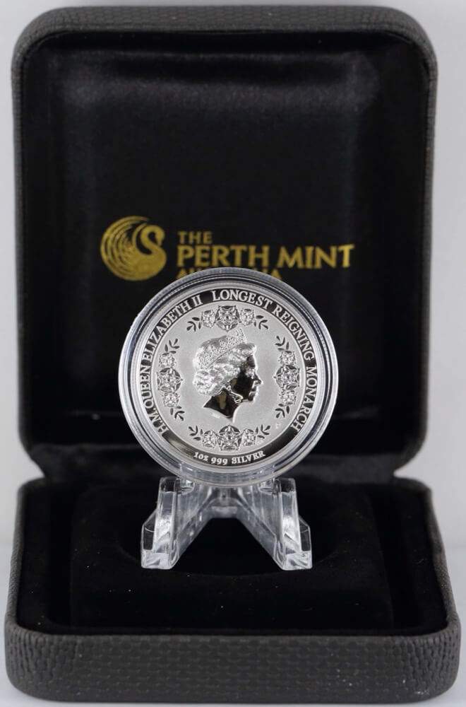 2015 Silver Intaglio 1oz Coin Longest Reigning Monarch product image