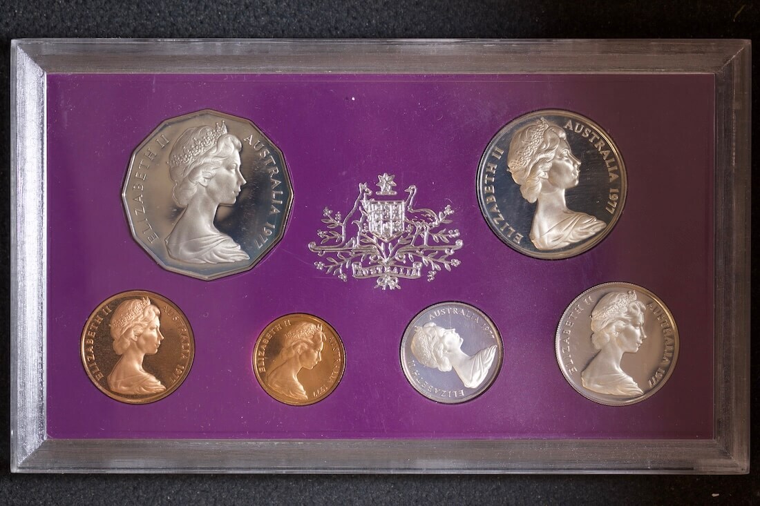 Australia 1977 Proof Coin Set Damaged Packaging