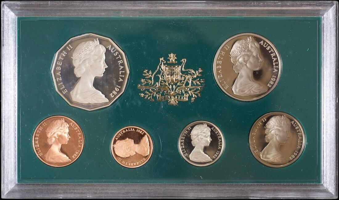 Australia 1982 Proof Coin Set Brisbane Commonwealth Games Damaged Packaging
