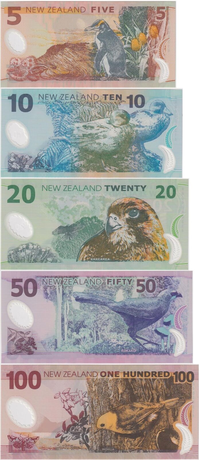 New Zealand 2004 Complete Set of 5 Banknotes AA04 Matching Serials Uncirculated product image