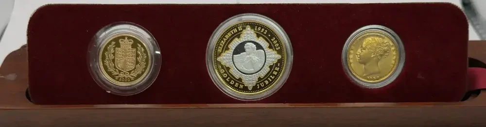Perth Mint 2002 Shield Sovereign Collection