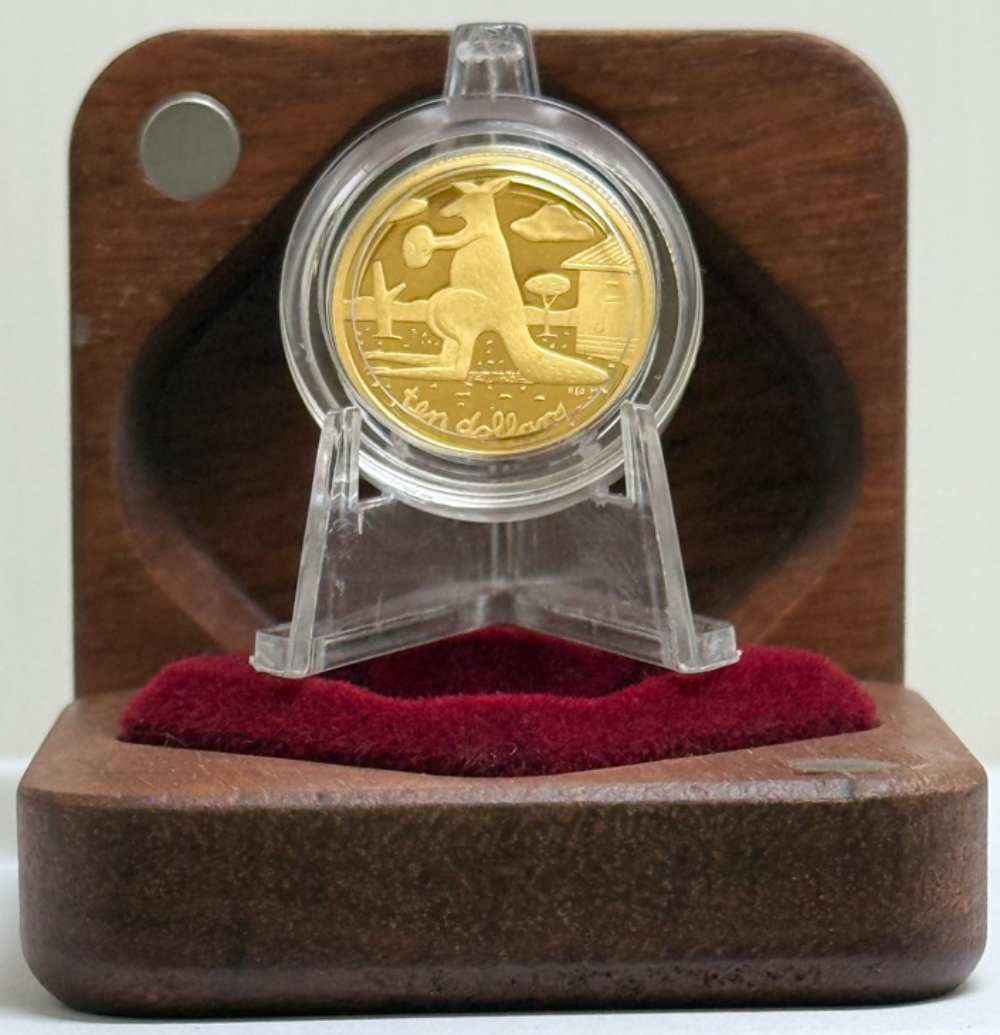 2008 Ten Dollar Gold Proof Coin Kangaroo Reg Mombassa product image