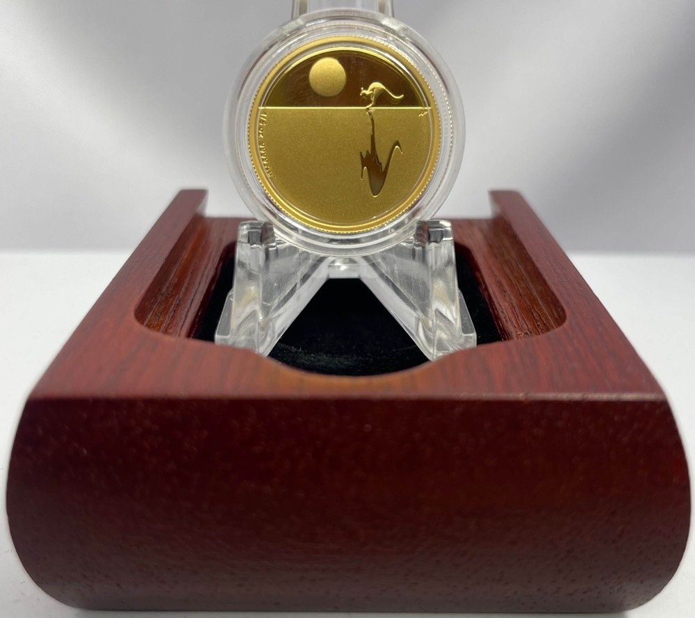 2017 $25 Gold Proof Coin Kangaroo at Sunset product image