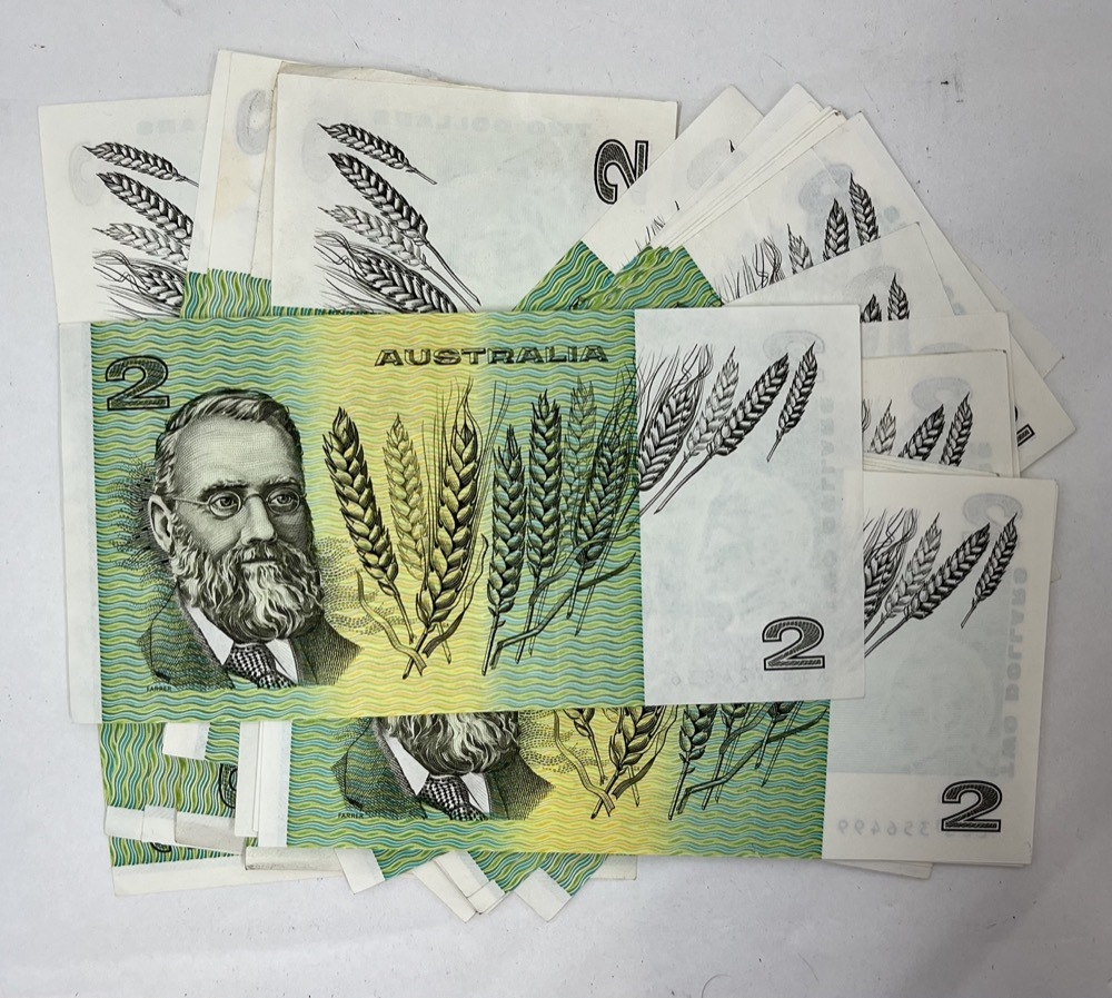 Australian Paper 2 Note Issued Great Condition Sterling & Currency