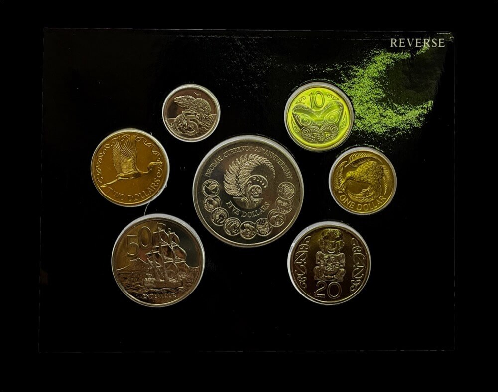 New Zealand 1992 Five Dollar Uncirculated Coin - 25th Anniversary of Decimal Currency product image