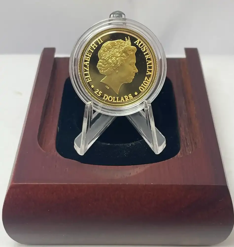 2010 $25 Gold Proof Coin Kangaroo At Sunset product image