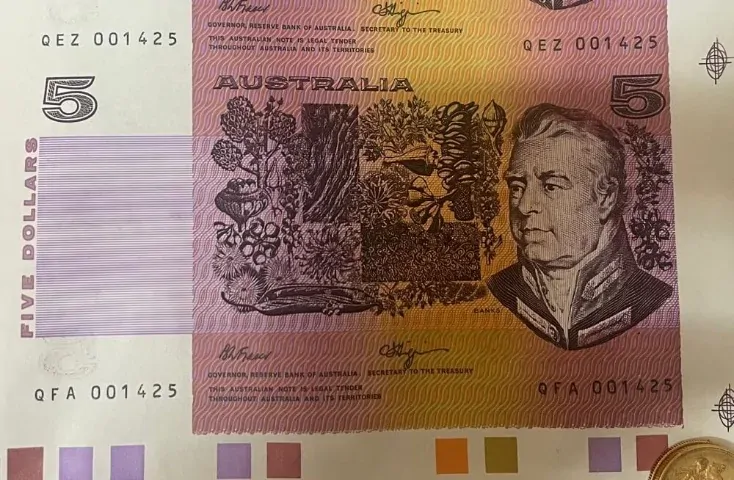 1990 5 Dollar Uncut Sheet of 40 Paper Notes Fraser Higgins product image