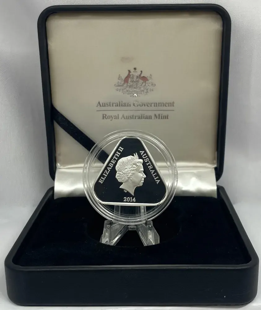 2014 Silver 5 Dollar Triangular Proof Coin Lest We Forget product image