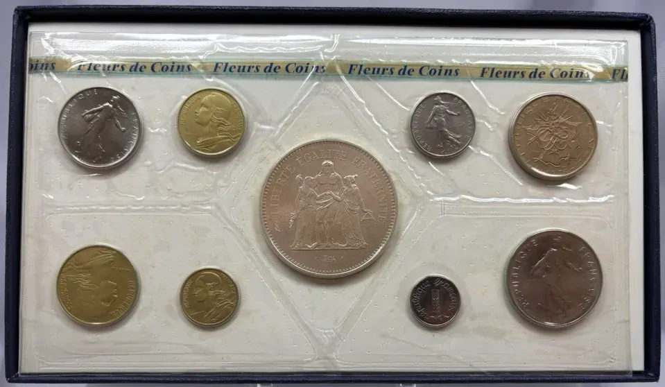 France 1975 Specimen Coin Set of 9 Fleurs de Coin product image
