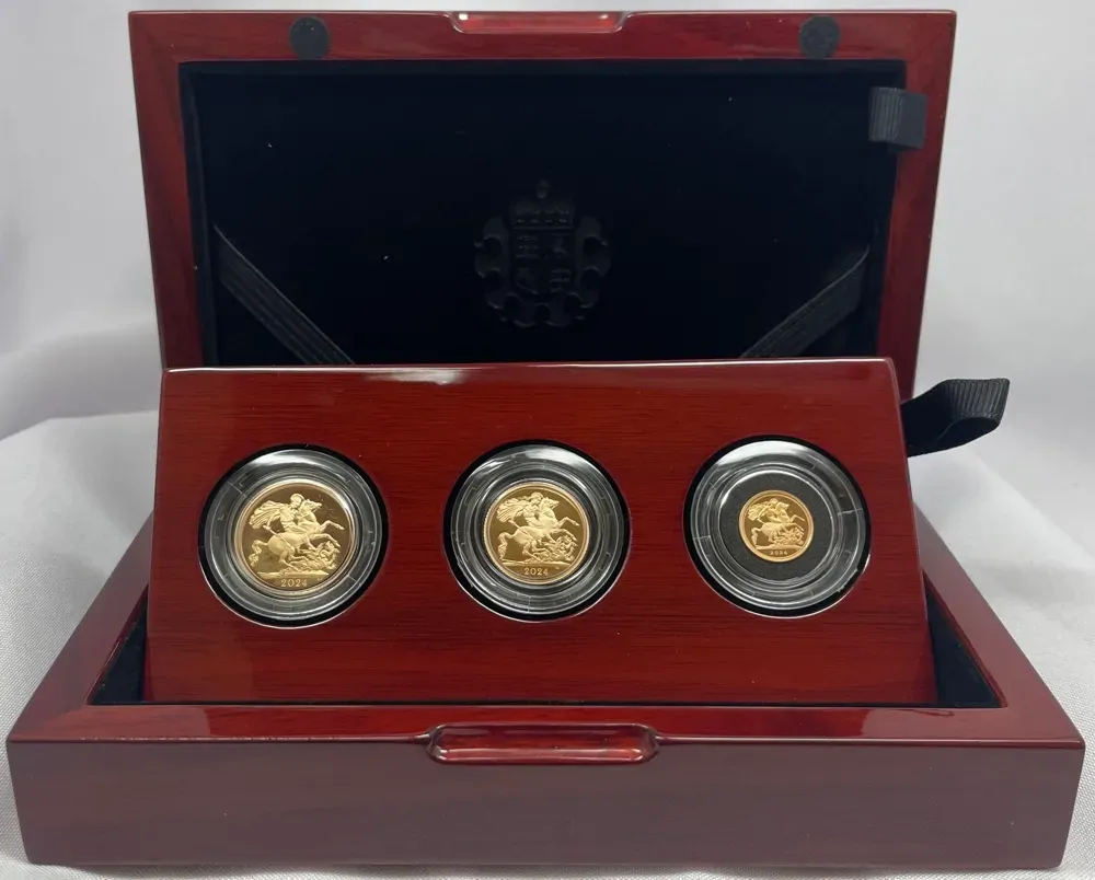Charles III 2024 Gold Sovereign 3 Coin Proof Set   product image
