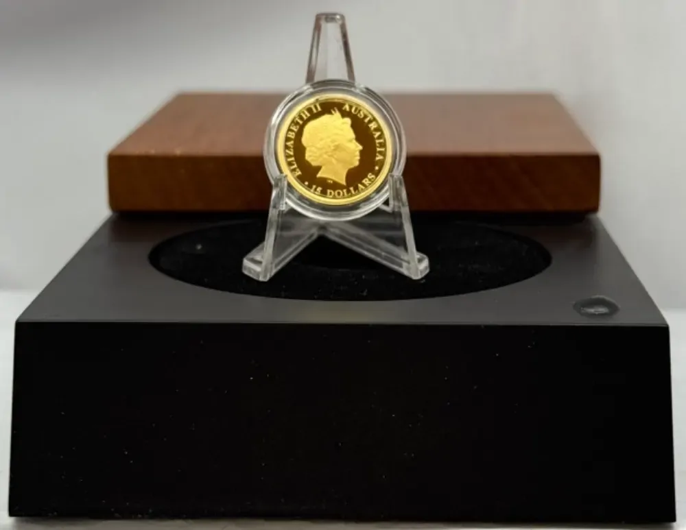 2010 Gold 1/10oz Proof Coin Discover Australia Frill Necked Lizard product image