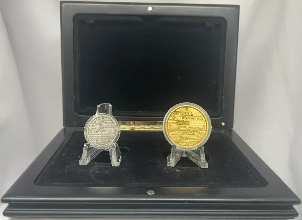 Mint of Norway 2008 Platinum Gold Medal Set Nelson Mandela 90 Years product image