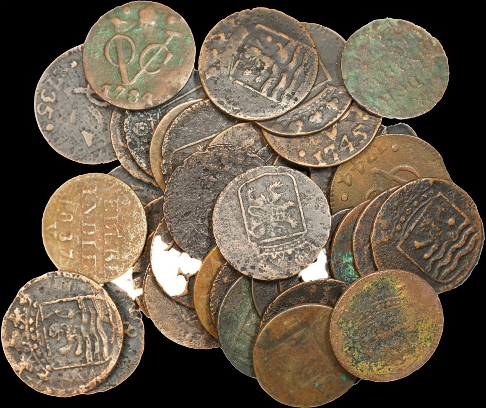 Netherlands East Indies 18th Century Accumulation of 90 Copper Duits Circulated product image