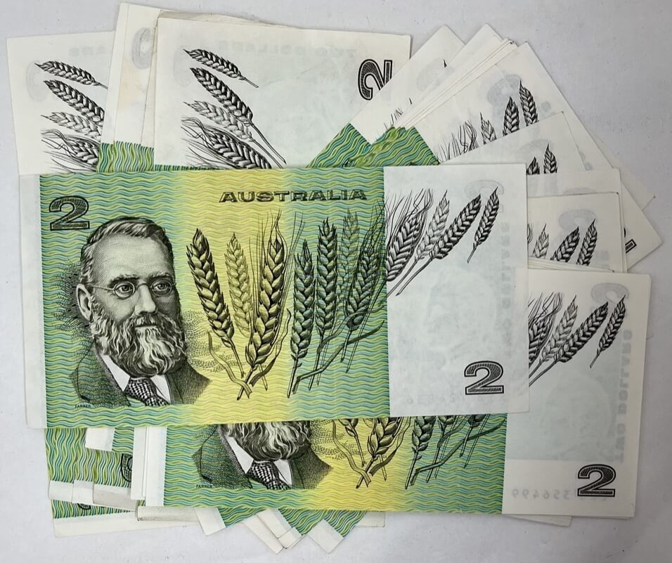 Bundle of 100 Circulated Australian Paper $2 Notes product image