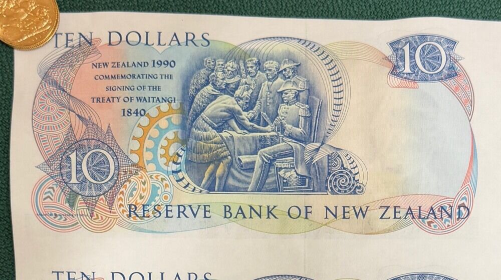 New Zealand 1990 Uncut 1/2 Sheet of 16 10 Dollar Notes Treaty of Waitangi product image