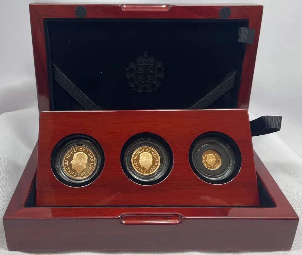 Charles III 2024 Gold Sovereign 3 Coin Proof Set   product image