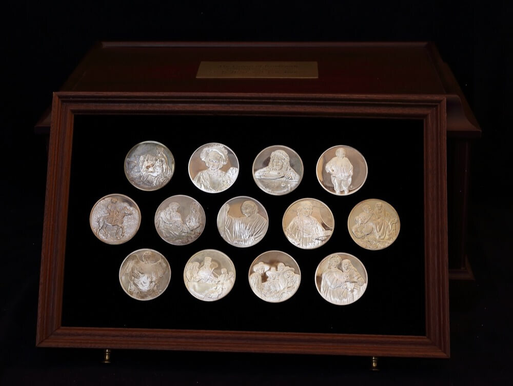 1972 Cased Set of 50 Silver Medallions The Genius of Rembrandt product image