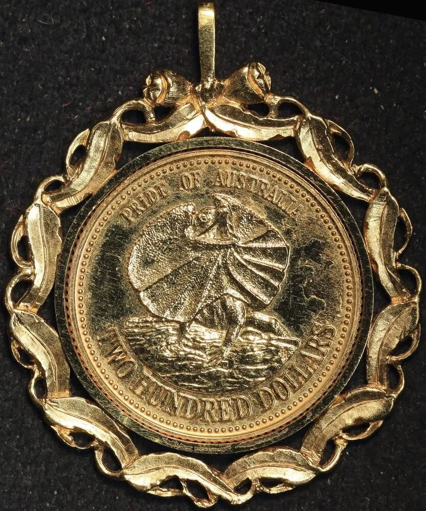 1989 Two Hundred Dollar Gold Proof Brilliant Coin in Pendant - Frill Necked Lizard  product image