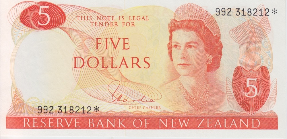 New Zealand 1977 5 Dollar Star Note Hardie Pick#165d Uncirculated product image