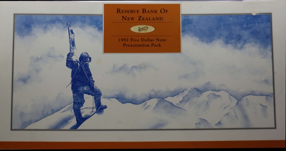 New Zealand 1992 Five Dollar Uncut Block of Four Notes Presentation Pack product image