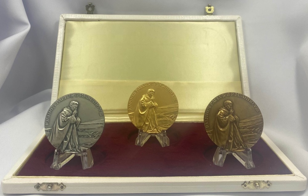 Vatican City 1986 Set of Gold, Silver and Bronze Medals Pope John Paul II product image