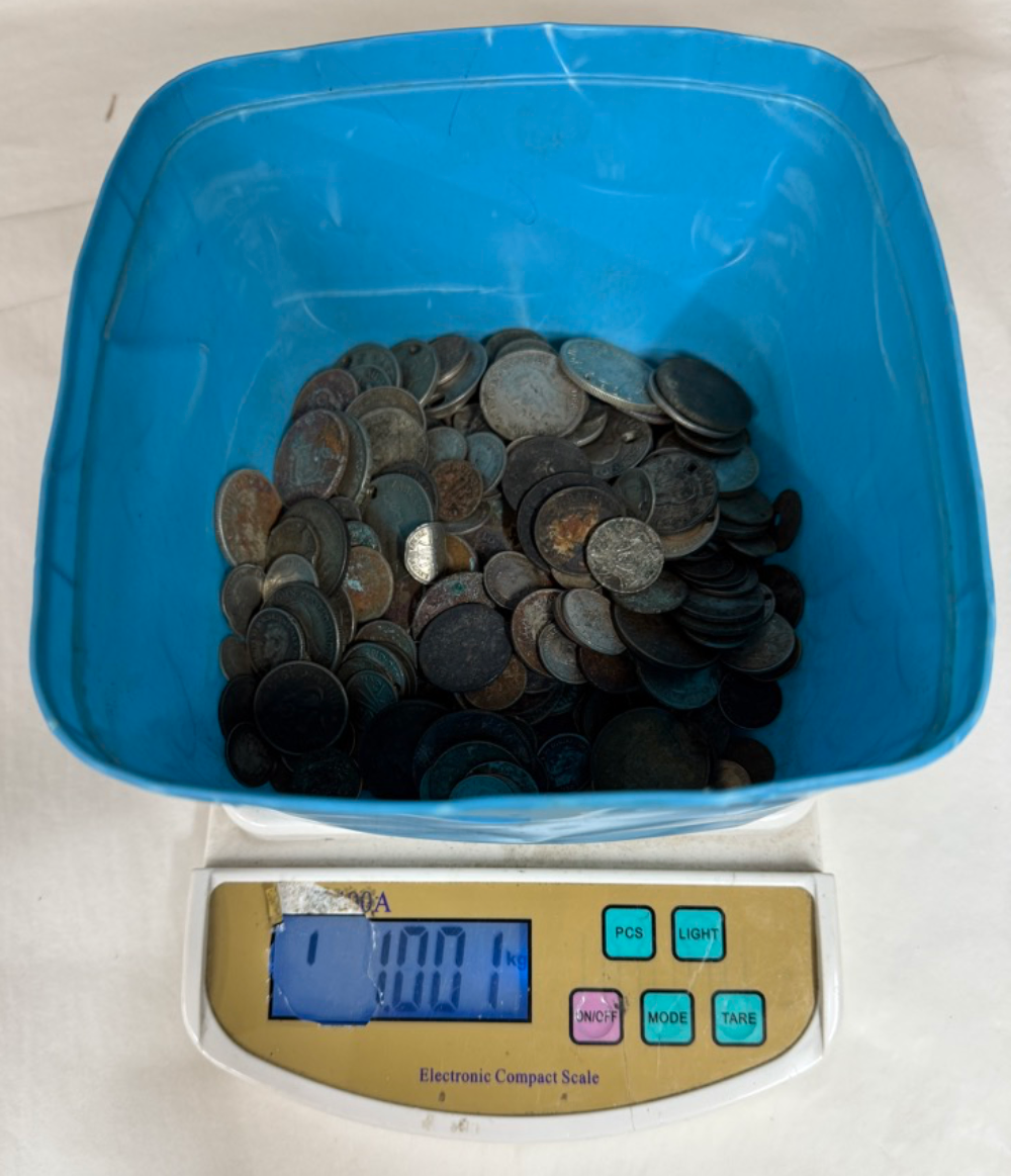 1kg Kilo Bag of Damaged Mixed Post 1946 (50% Pure) Australian Silver Coins ASW=0.50kg product image