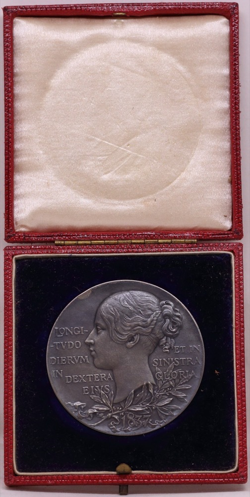 Great Britain Silver Medallion 1897 Queen Victoria Diamond Jubilee 56mm in Presentation Case of Issue product image