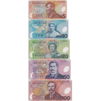 New Zealand 2004 Complete Set of 5 Banknotes AA04 Matching Serials Uncirculated