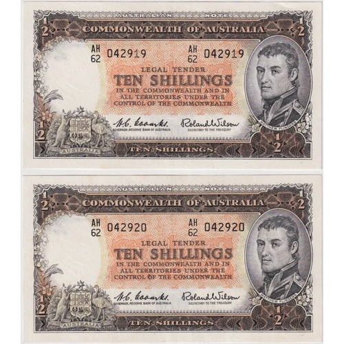 1961 Ten Shilling Consecutive Pair Coombs/Wilson R17 good EF