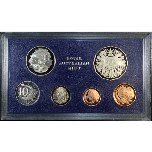 Australia 1983 Proof Coin Set Damaged Packaging